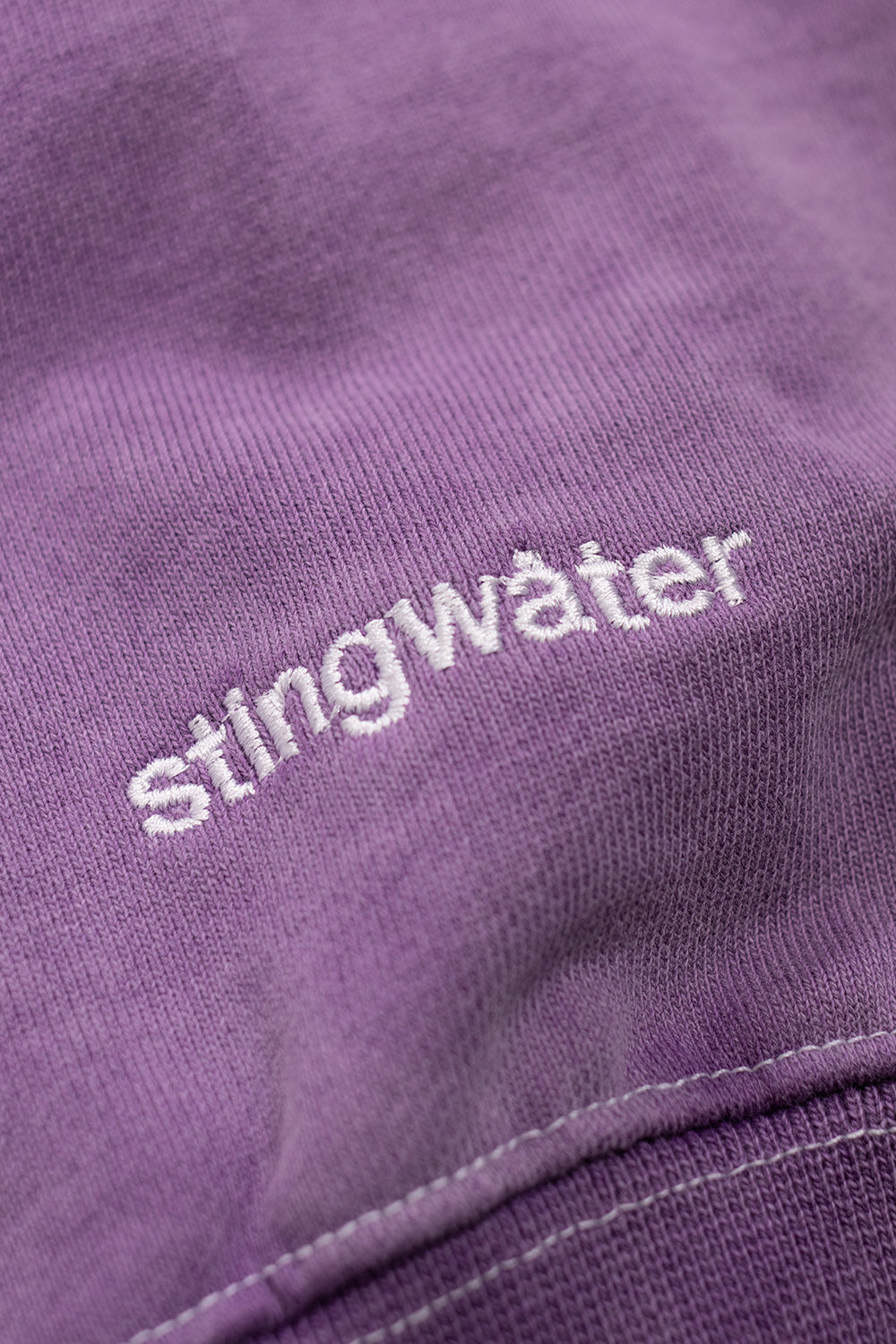 Stingwater Crisis Hoodie Lila – Oversized Zip-Up Hoodie mit Washed-Effekt und hochwertiger Stickerei