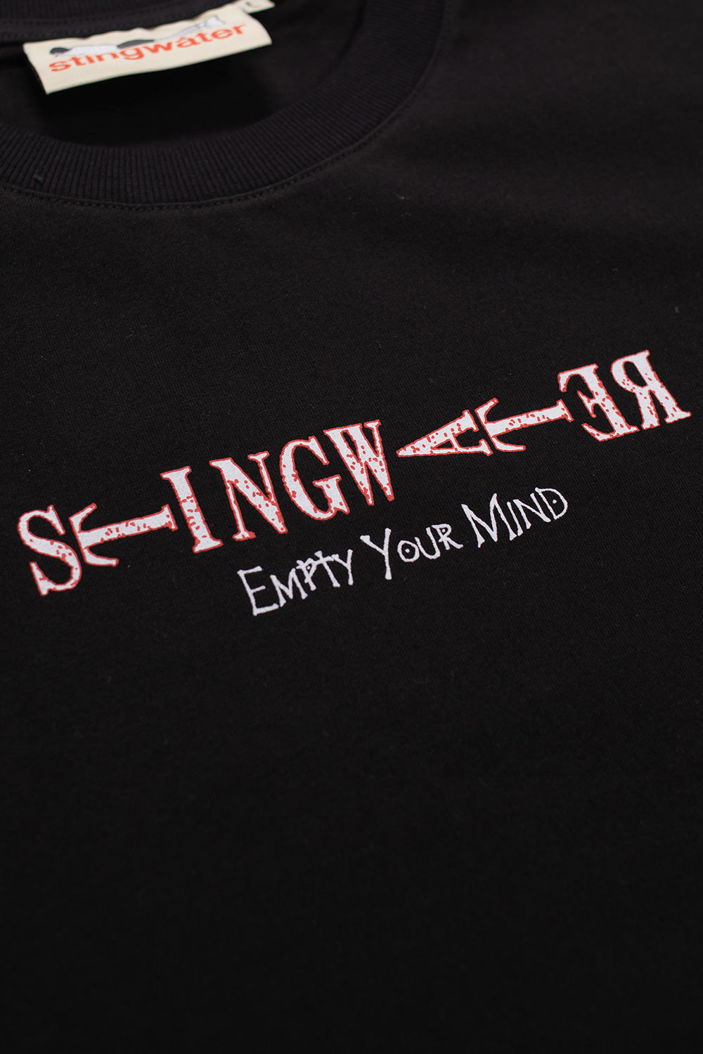 Stingwater Death Logo Tee in Schwarz – Hochwertiges Baumwollshirt mit auffälligem Design
