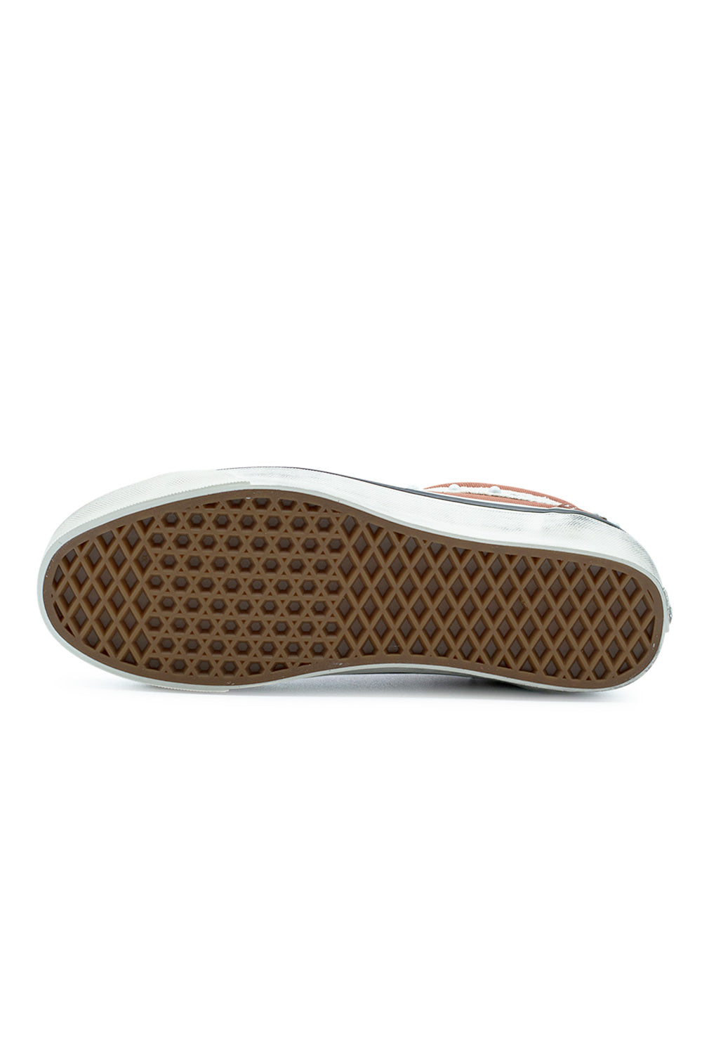 Vans Old Skool 36 LX gum waffle outsole detail showing signature traction pattern, vulcanized sole build and optimal grip for skateboarding and streetwear performance