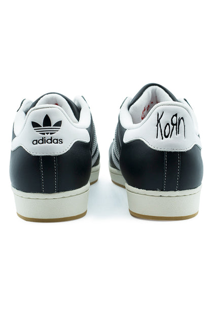 Adidas X Korn Superstar Schuh Schwarz / Altweiss / Scharlachrot