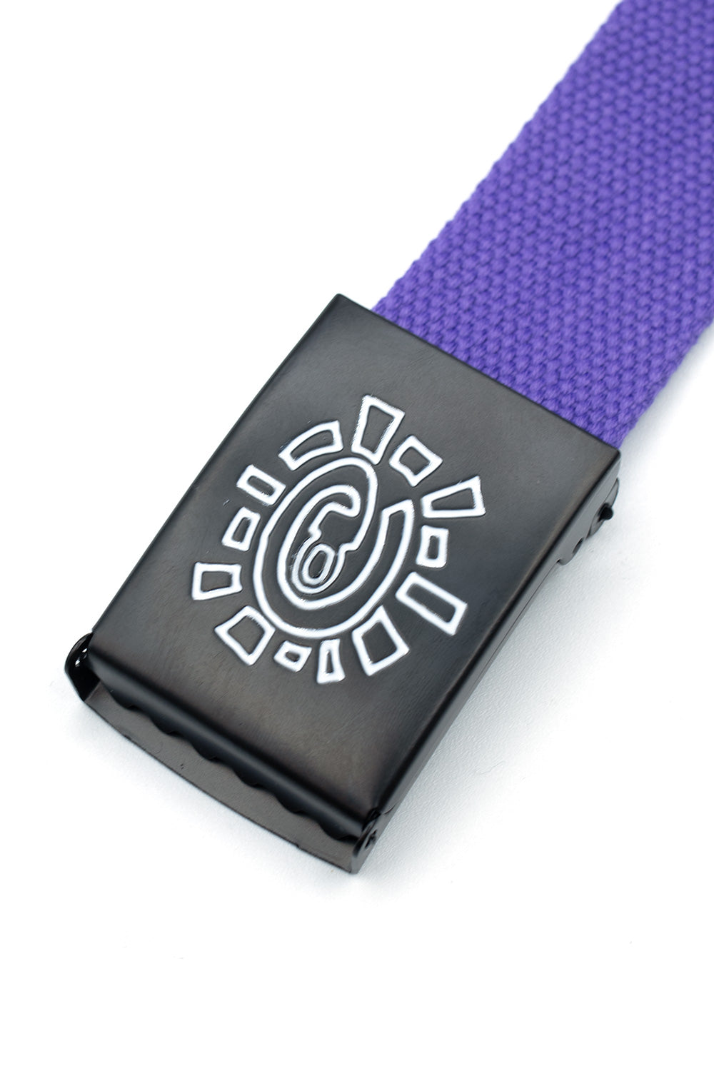 "Always Purple Embossed Sun Canvas Belt – Moderner lila Gürtel mit geprägtem Sonnendesign für Streetwear-Fans"