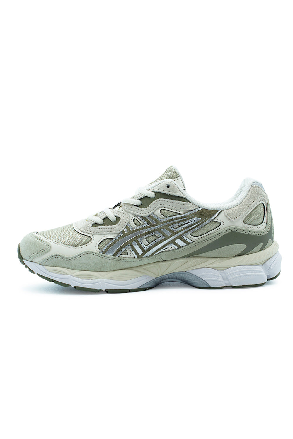Medial side view of the Asics GEL-NYC sneaker, detailing the textured mesh base, synthetic silver overlays, and the lightweight GEL-Cumulus 16 midsole foam.