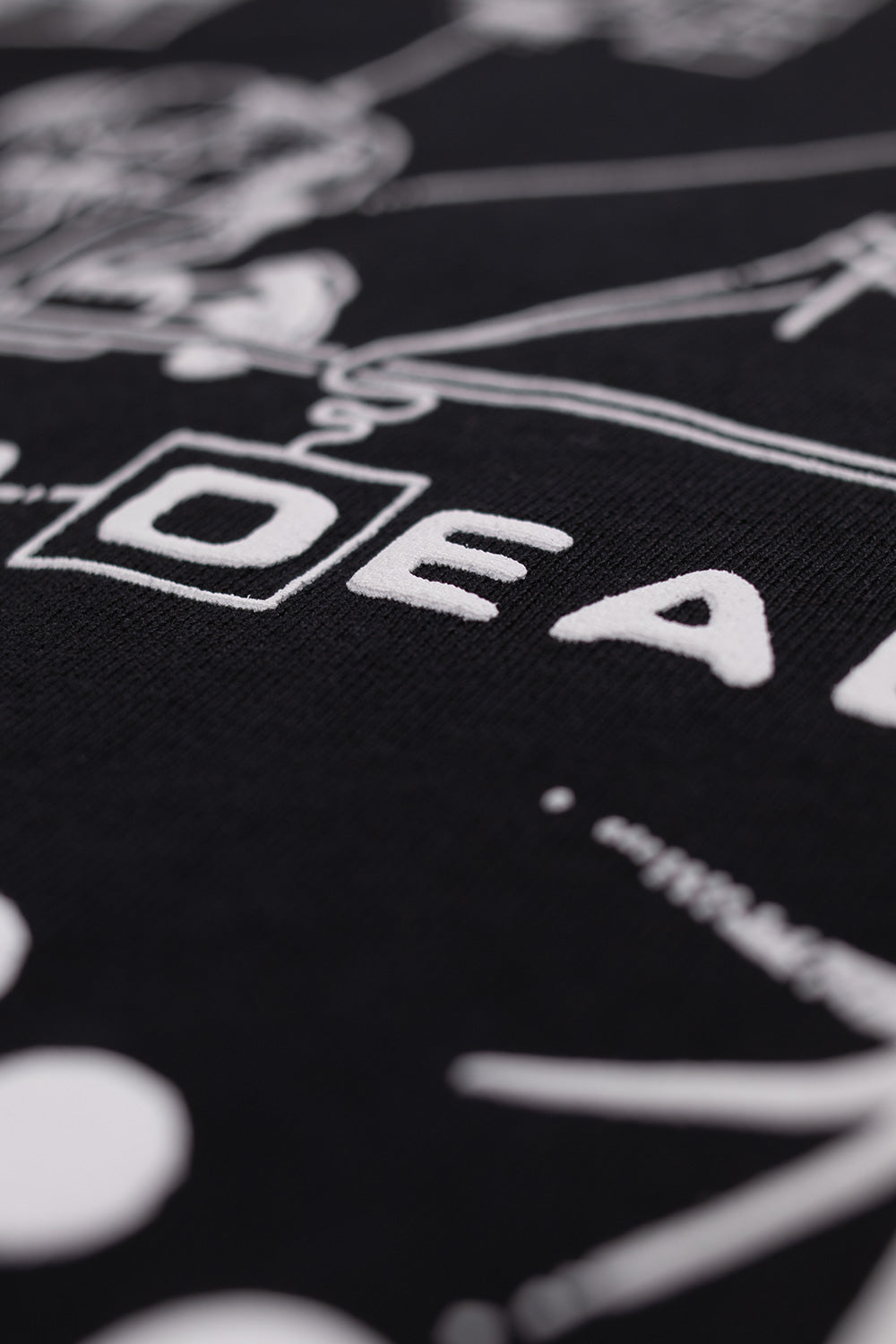 Schwarzes T-Shirt von Brain Dead mit Statement-Print und klassischem Rundhalsausschnitt