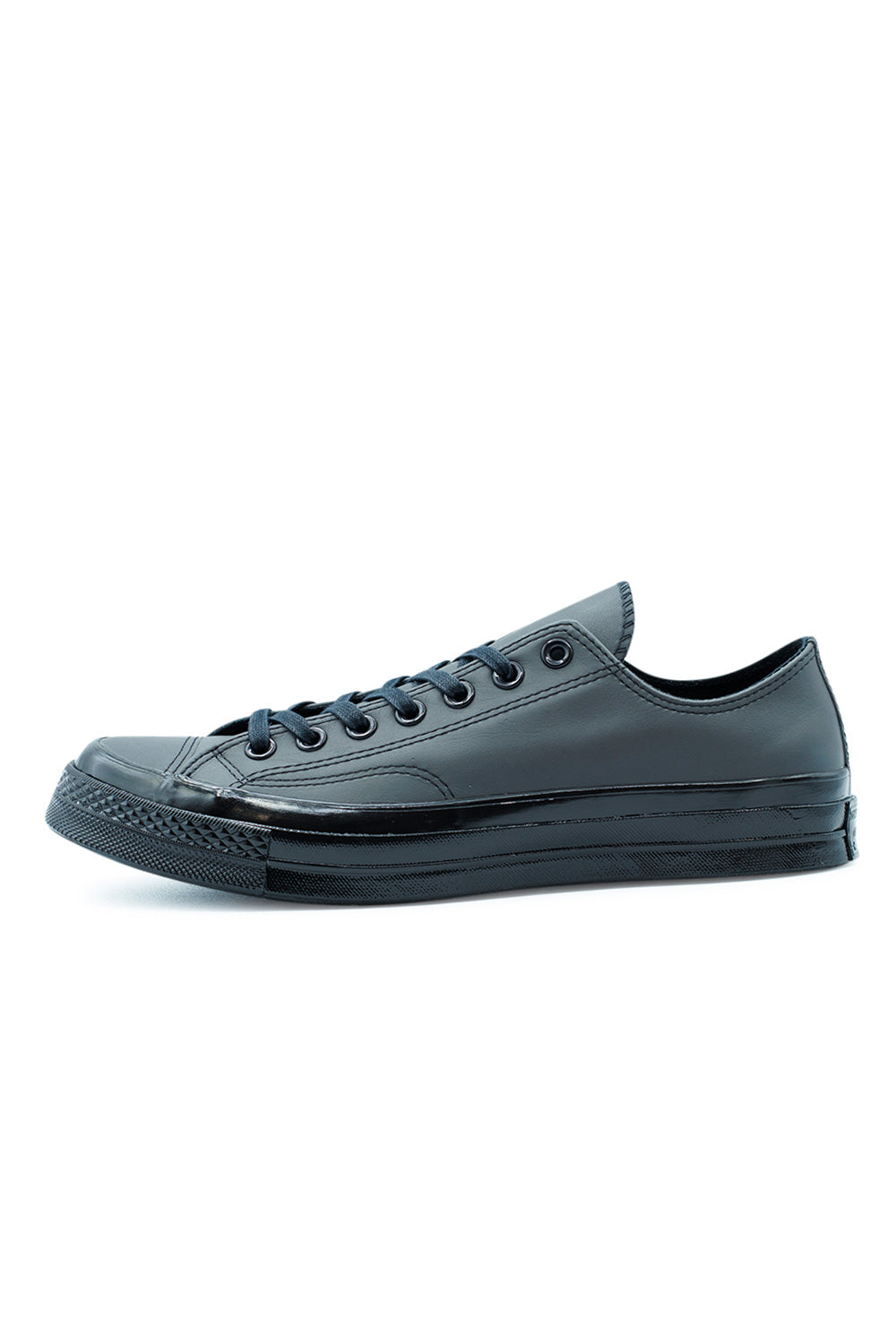 Converse Chuck 70 OX Shoe Black Dark Matter Black, unisex low-top sneaker with premium leather upper and vintage-inspired design.
