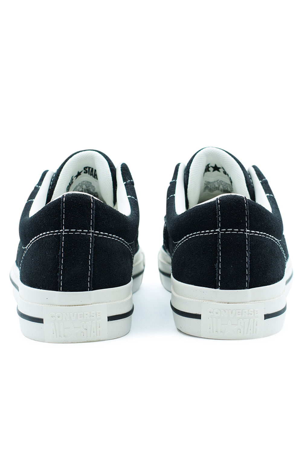 Converse One Star 95 OX Black Vintage White skate shoes, retro 90s design with roomier fit, OrthoLite comfort, and timeless low-top style.