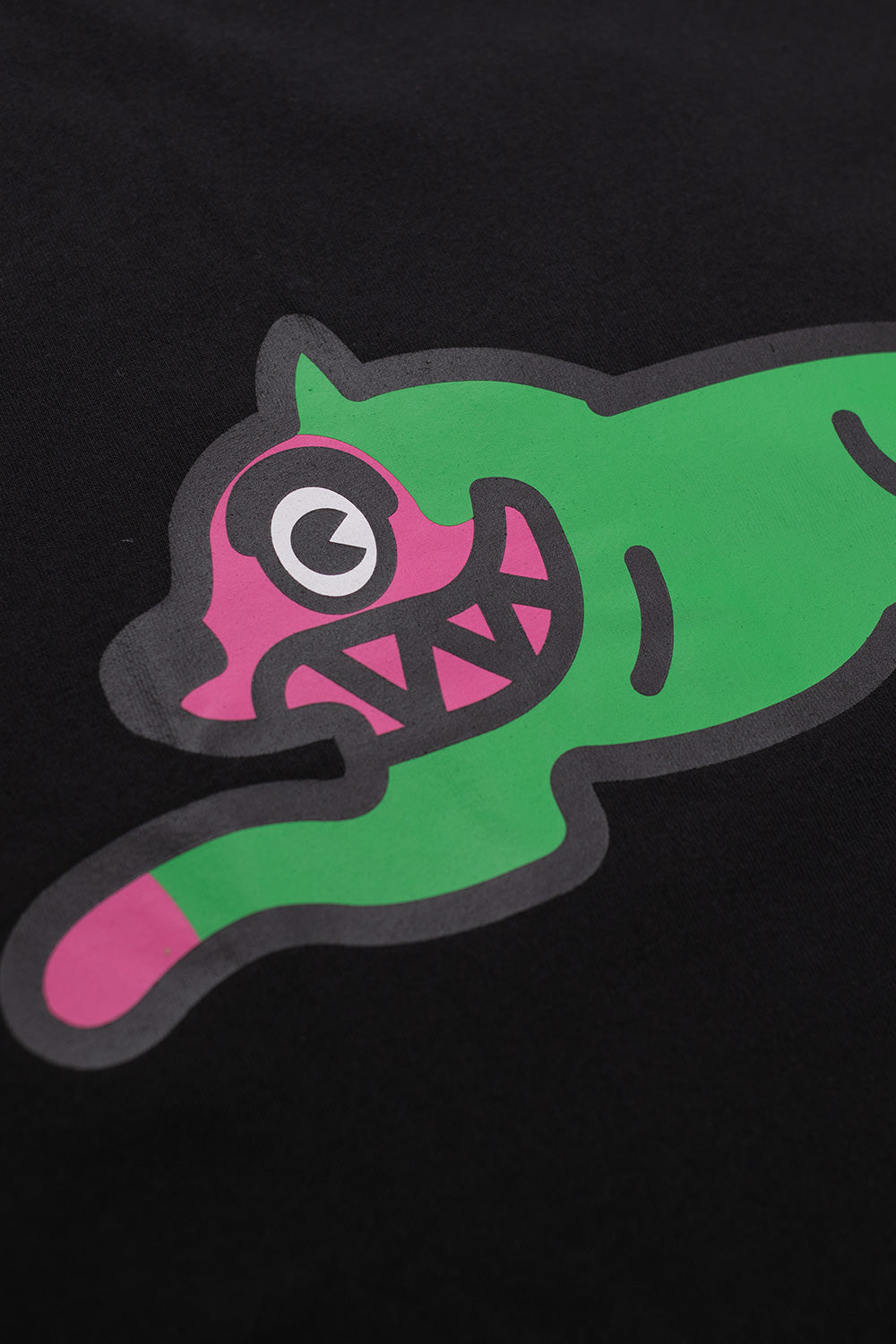 IceCream Running Dog T-Shirt Schwarz – Lässiges Urban-Fashion-Shirt mit dem legendären Running Dog-Design von IceCream
