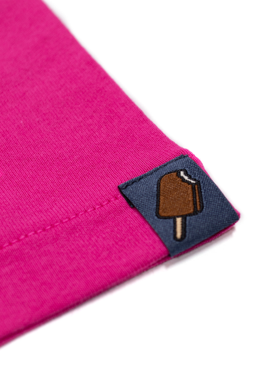 Pinkfarbenes IceCream T-Shirt aus 100 % Baumwolle – perfekt für coole Outfits mit Running Dog und Polka Dot Print.