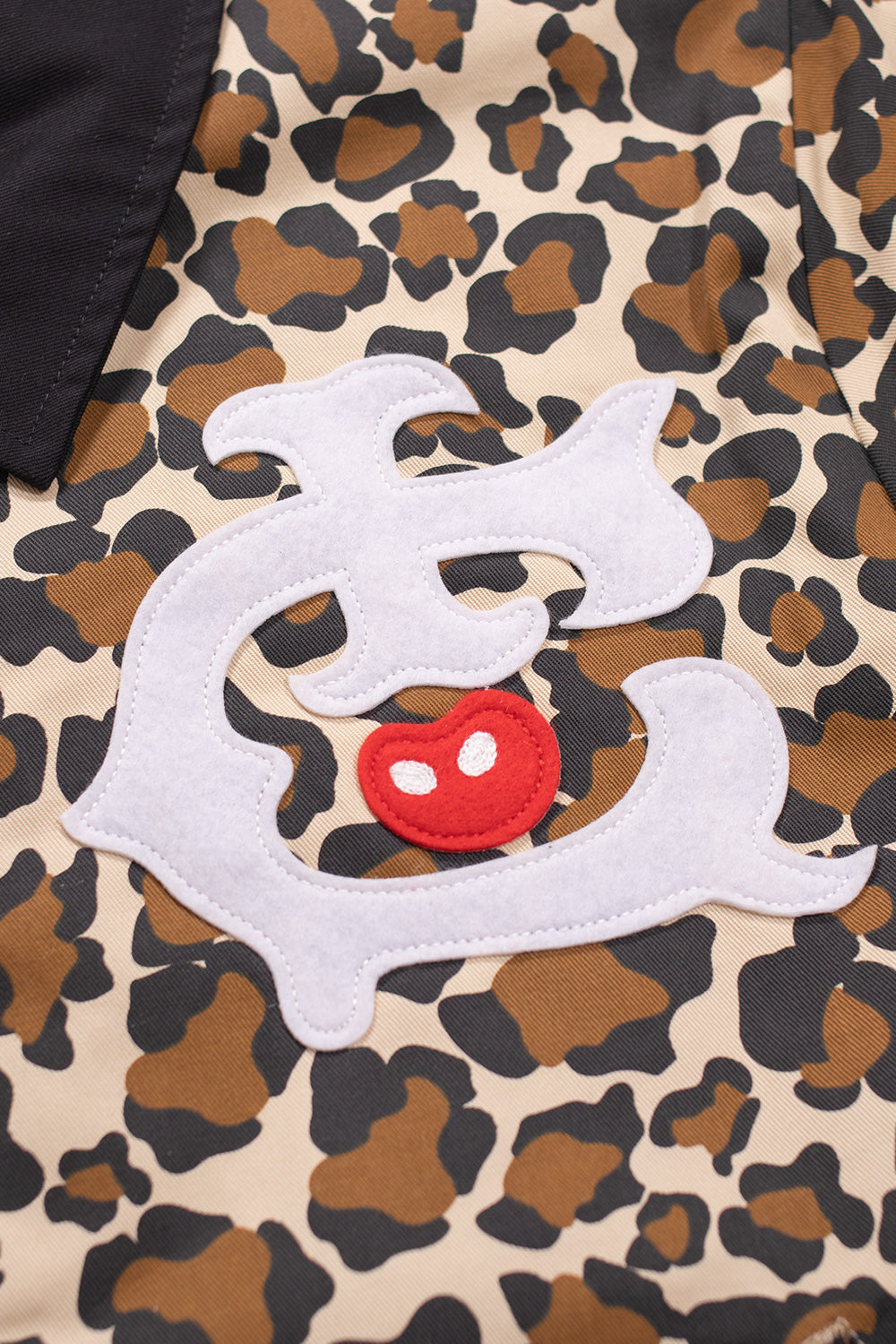 Icecream Work Jacket mit Leopardenmuster – Modische Jacke mit klassischem Kragen und urbanem Design