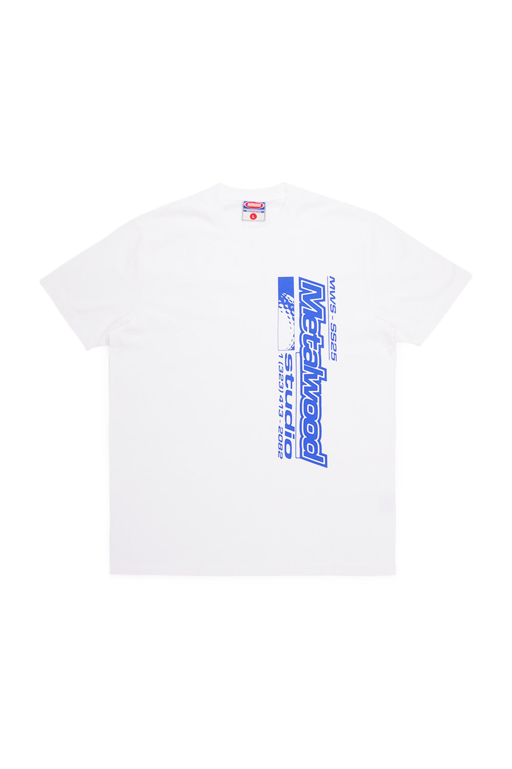Metalwood Studio LA Brea Shop T-Shirt White – Locker geschnittenes Heavy Cotton T-Shirt mit hochwertigem Front-Print, inspiriert von 90er-Golf- und Skate-Kultur.
