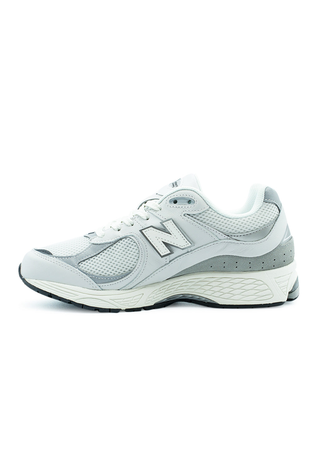 New Balance 2002R in Grey Matter, Sea Salt und Dark Silver Metallic – Leichter und bequemer Sneaker mit angesagtem Design für modernes Styling.

