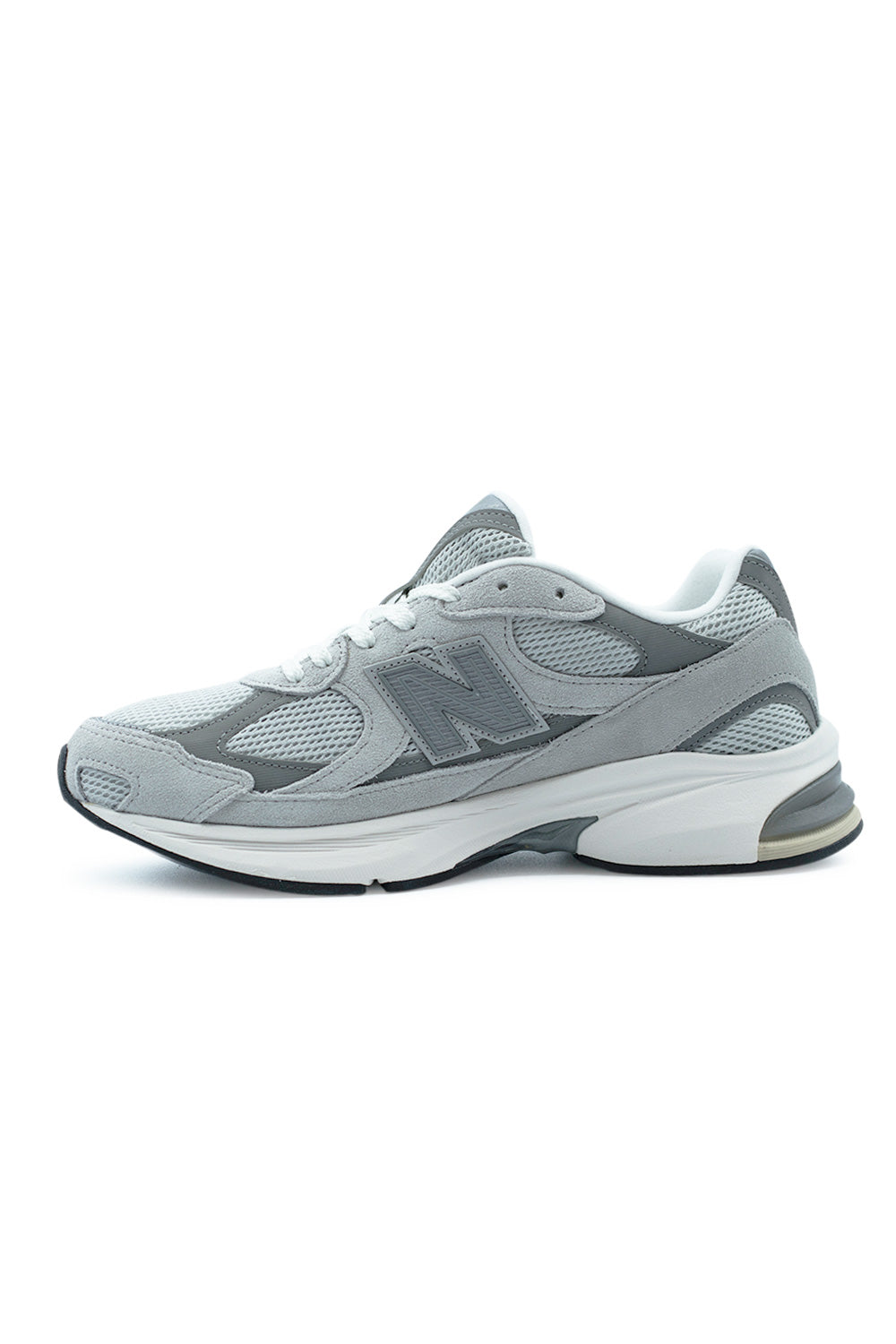 three-quarter side angle New Balance 2010 with dynamic panel construction, TPU Stability Web support and chunky segmented midsole for maximum comfort and stability