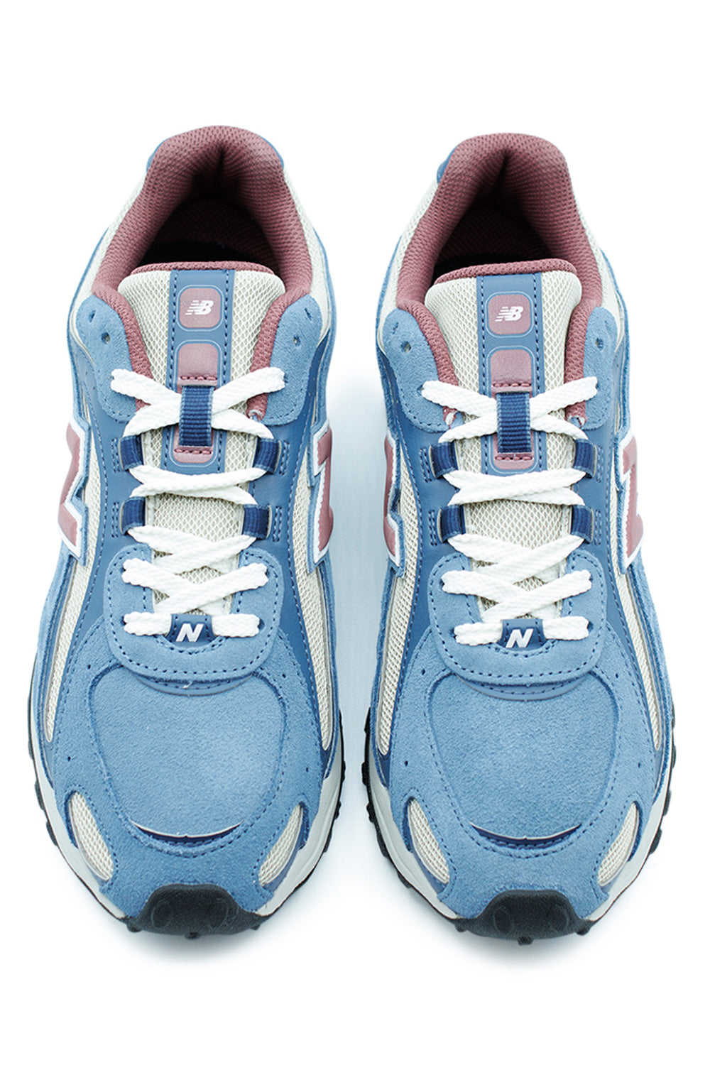 Unisex New Balance 204L Shoreline Blue Washed Burgundy sneakers, vintage runner design combining 70s-inspired lines with 2000s detailing.