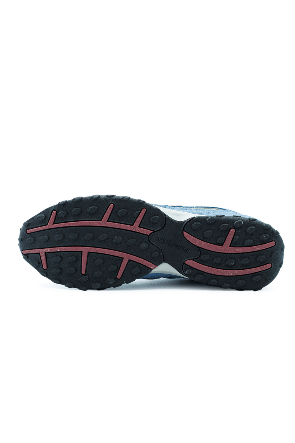 New Balance 204L Shoreline Blue Washed Burgundy unisex running-inspired sneaker, multi-layer construction with embossed details and soft cushioning.