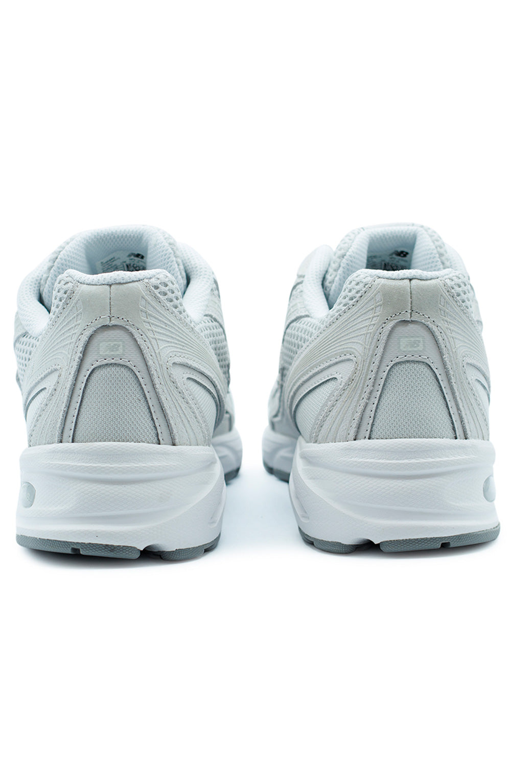 Sportlicher New Balance 740 Grey Schuh mit segmentierter Mittelsohle für verbesserte Flexibilität und Komfort