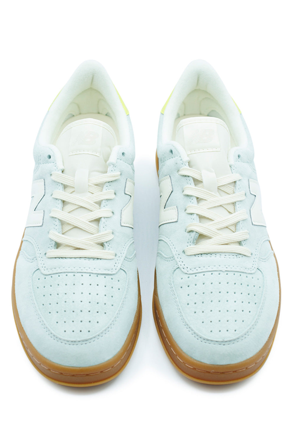 New Balance CT500 in Mint – Vintage-inspirierter Tennisschuh mit perforierter Zehenbox für optimale Atmungsaktivität