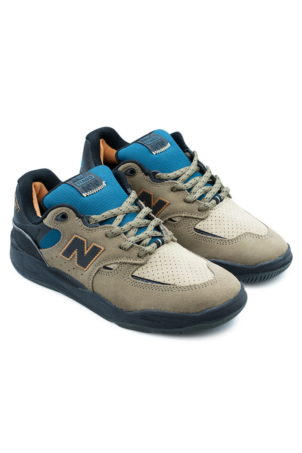 New Balance Tiago Lemos 1010 Mushroom – Moderner Skate-Schuh mit atmungsaktivem Mesh, verstärktem Zehenbereich und langlebiger Gummi-Außensohle.
