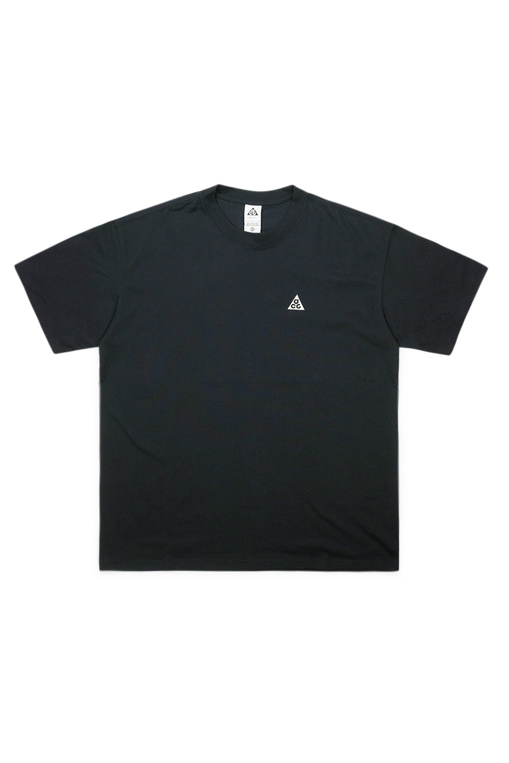 "Nike ACG Short Sleeve LBR T-Shirt in Black – minimalistisches Design mit gesticktem ACG-Logo auf der Brust"