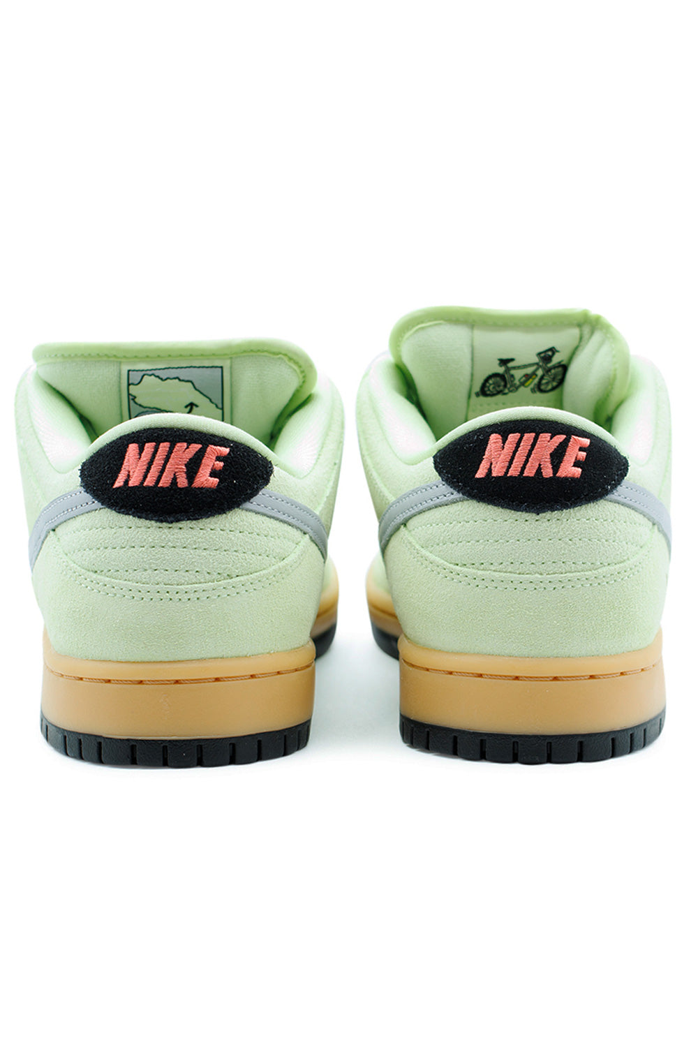 Premium Nike SB Dunk Low Pro PRM Verdugo Mountain men’s sneakers showcasing mountain-inspired graphics and supportive foam midsole.