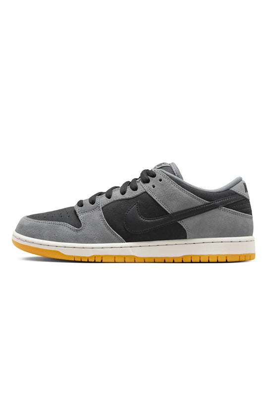 Nike SB Dunk Low Pro Shoe Dark Smoke Grey / Black / Smoke Grey