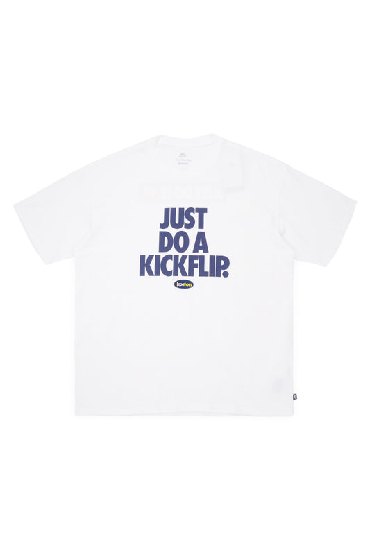 Nike SB M90 Koston T-Shirt White, loose-fit men’s skate tee with embroidered Koston logo, front and back prints, and Nike SB logo flag.