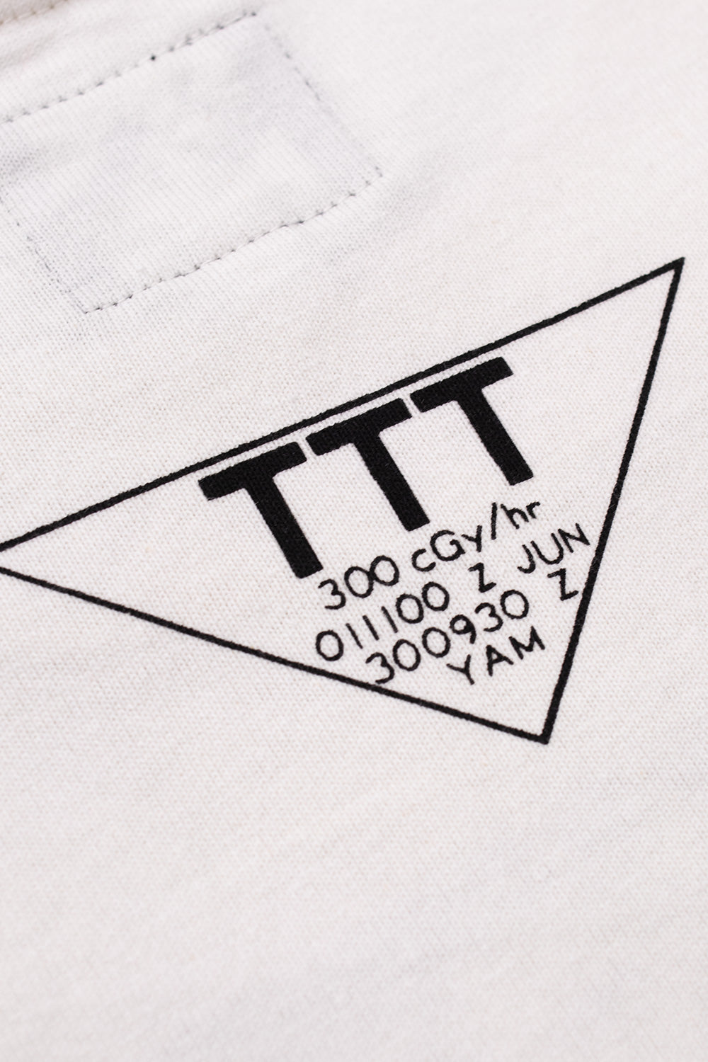 The Trilogy Tapes Gas Mask Instruction Longsleeve Weiss