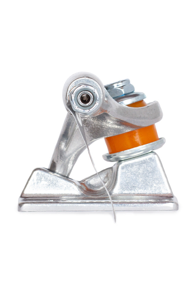 Polierter Independent Stage 11 144 Truck mit Hollow-Achse – Die ideale Wahl für Skateboarder, die Kontrolle und Reaktionsfähigkeit suchen.